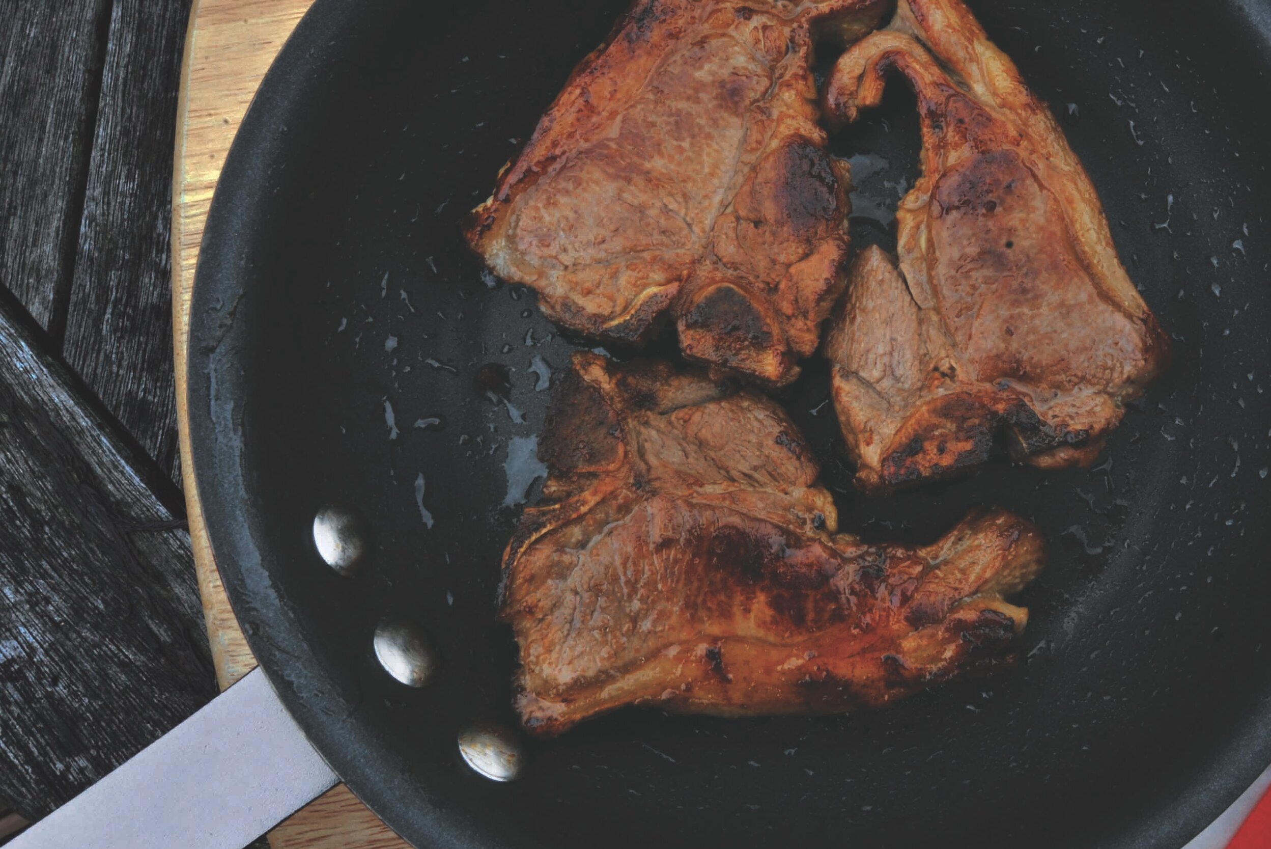 lamb chop in pan