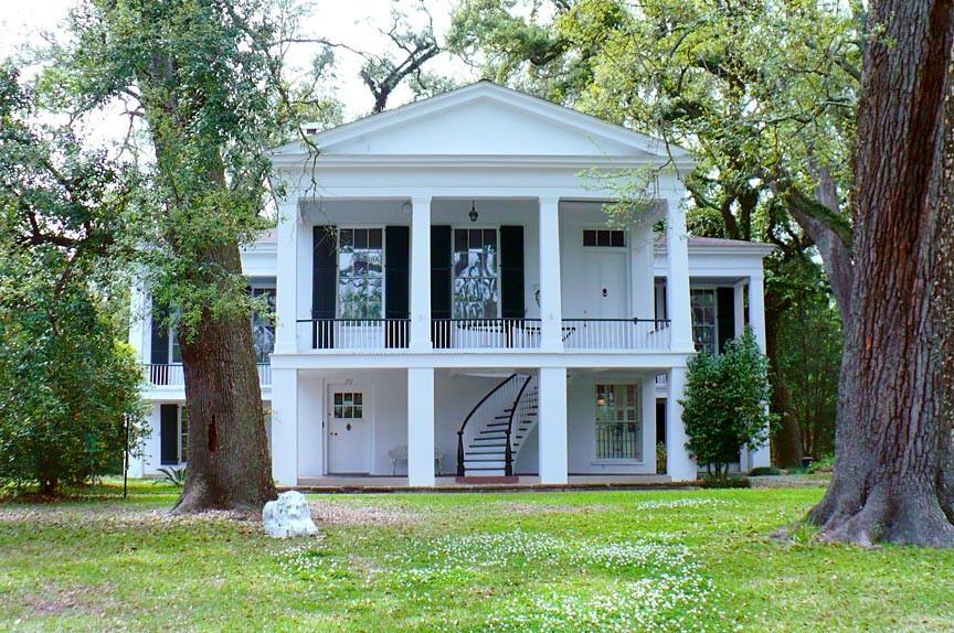 PLANTATION HOME