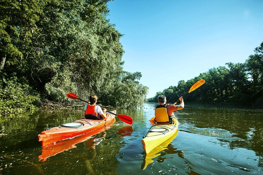 KAYAKS